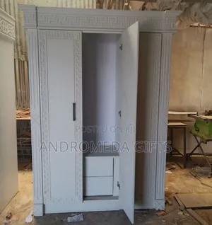 Closet ቁምሳጥን