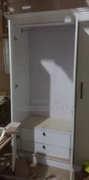 Closet ቁምሳጥን
