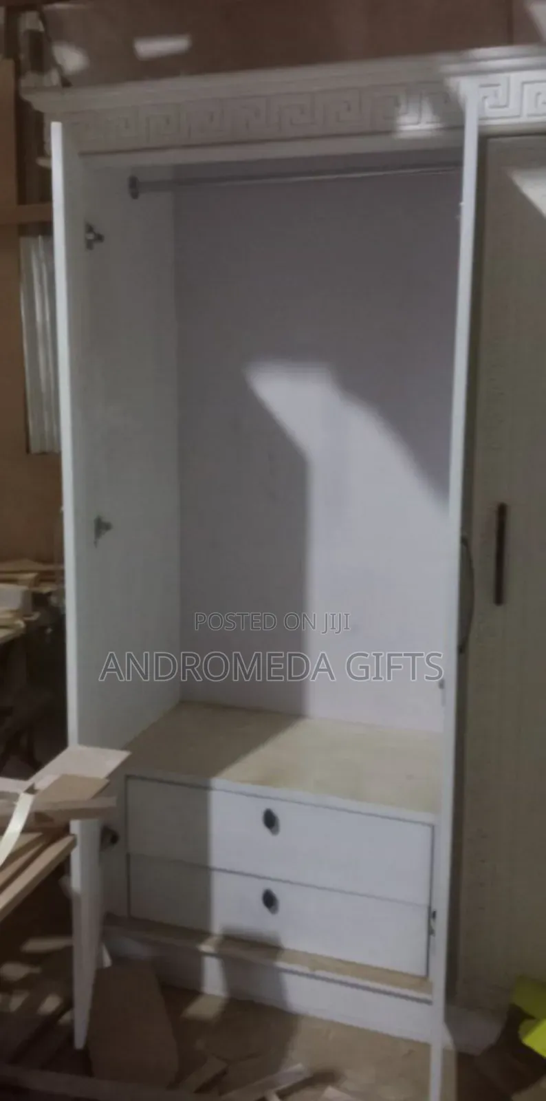 Closet ቁምሳጥን