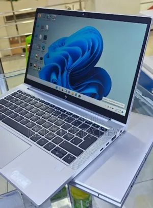 New Laptop HP EliteBook 830 G8 8GB Intel Core i5 SSD 512GB