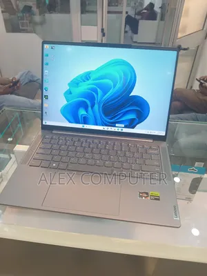 New Laptop Lenovo 16GB AMD Ryzen 7 SSD 512GB