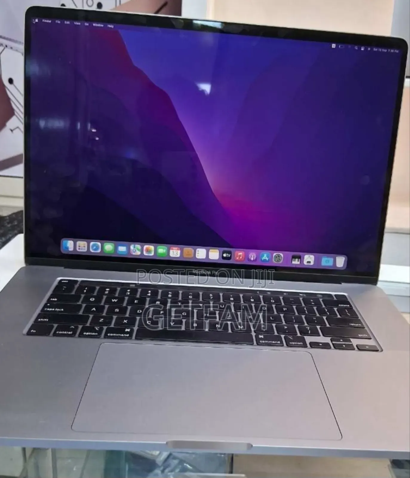 New Laptop Apple MacBook Pro 2019 32GB Intel Core i9 SSD 32GB