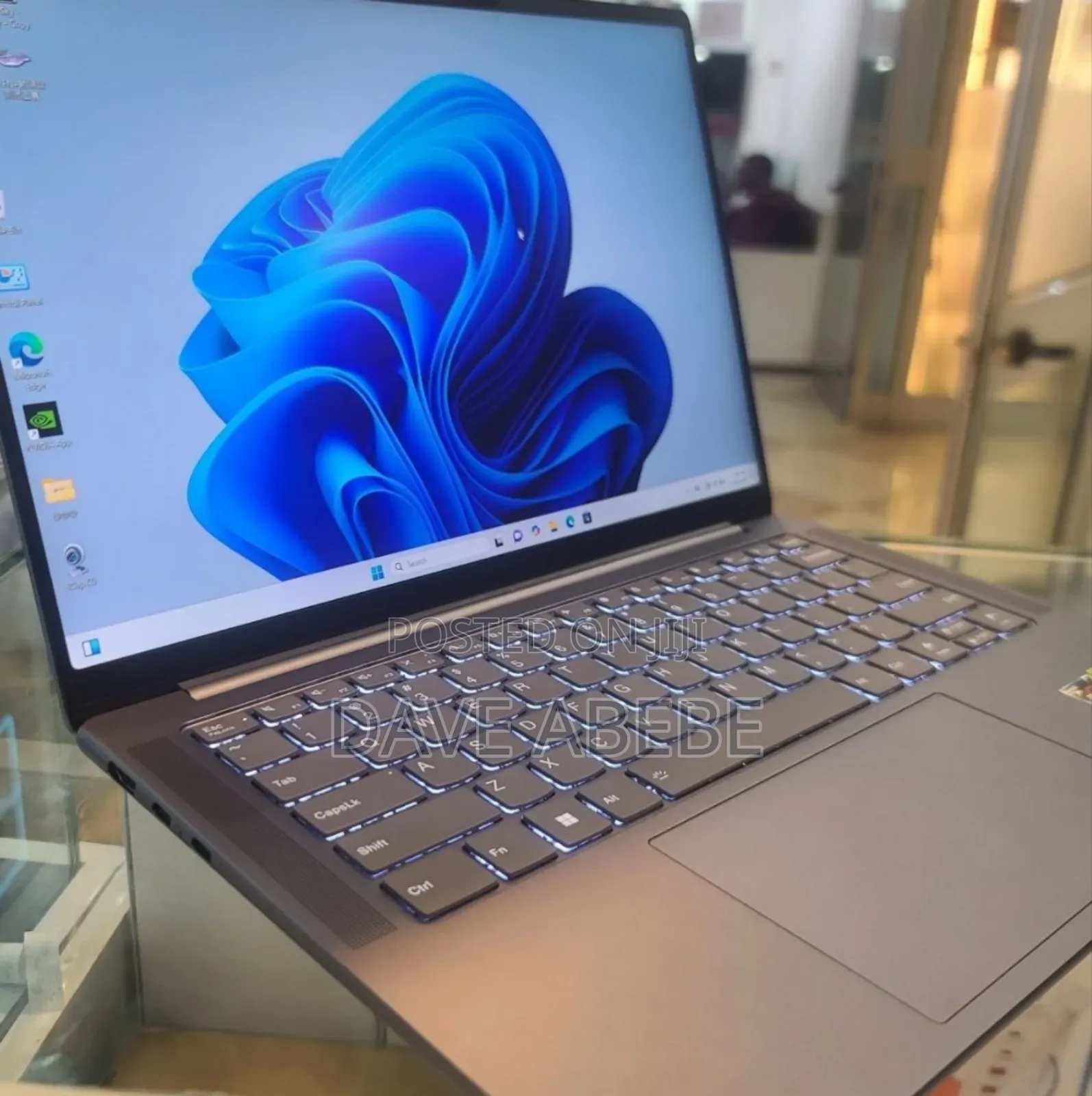 New Laptop Lenovo 16GB AMD Ryzen 7 SSD 512GB