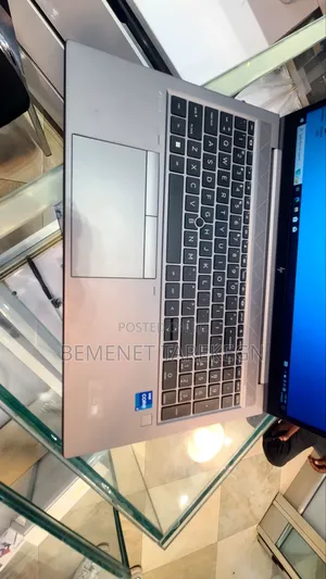New Laptop HP ZBook Power G7 16GB Intel Core i7 SSD 512GB