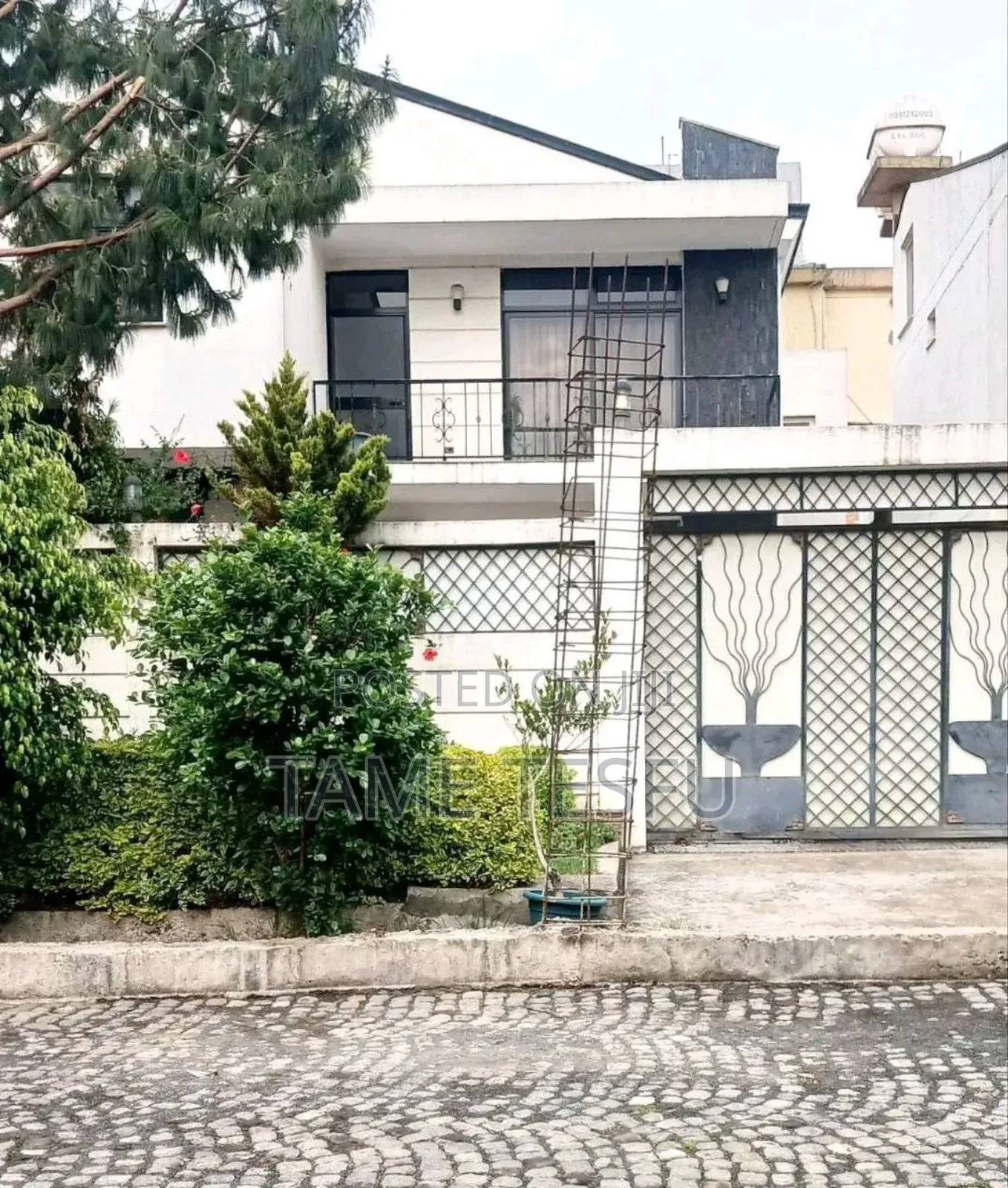 Furnished 8bdrm House in ሀያት 250ካሬ, Bole for sale