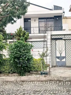 Furnished 8bdrm House in ሀያት 250ካሬ, Bole for sale