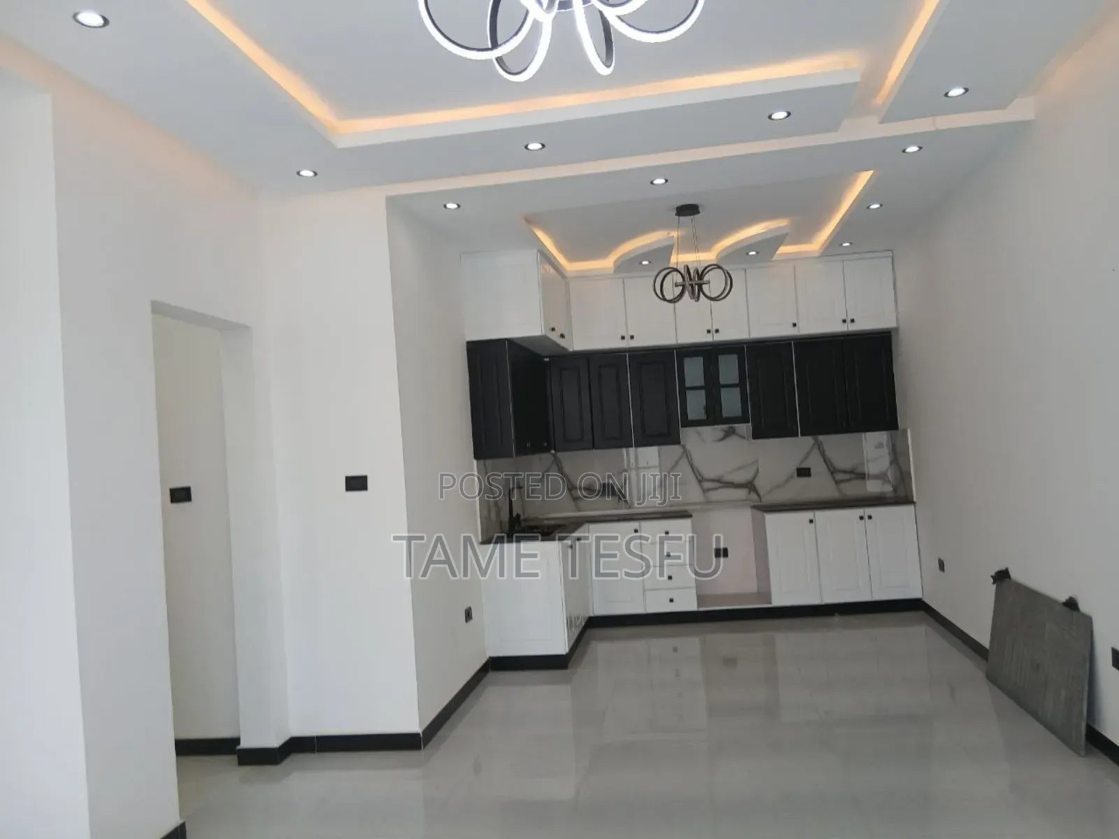 Furnished 8bdrm House in ሀያት 250ካሬ, Bole for sale
