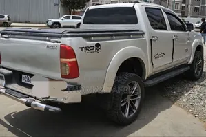 Toyota Hilux 2010 Silver