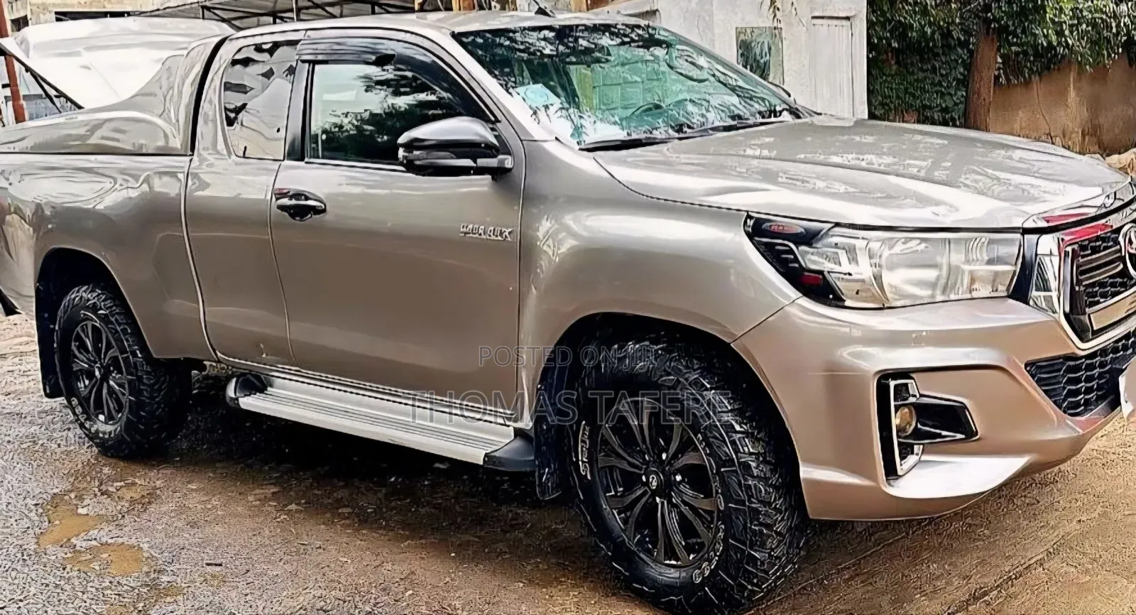 Toyota Hilux 2020 Gold