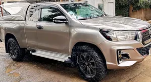Toyota Hilux 2020 Gold