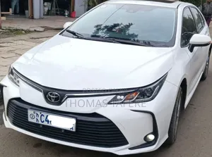 Toyota Corolla Hatchback 2022 White