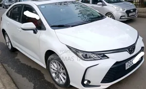 Toyota Corolla Hatchback 2022 White