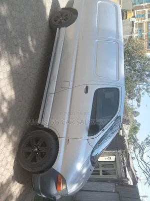 Toyota HiAce 2002 Silver