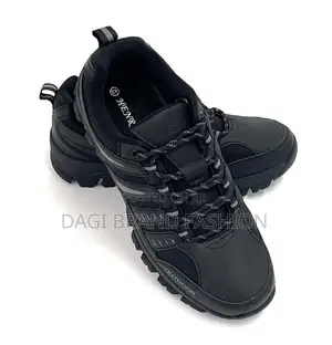 Premium Men’S Sneakers – Clean Modern Style