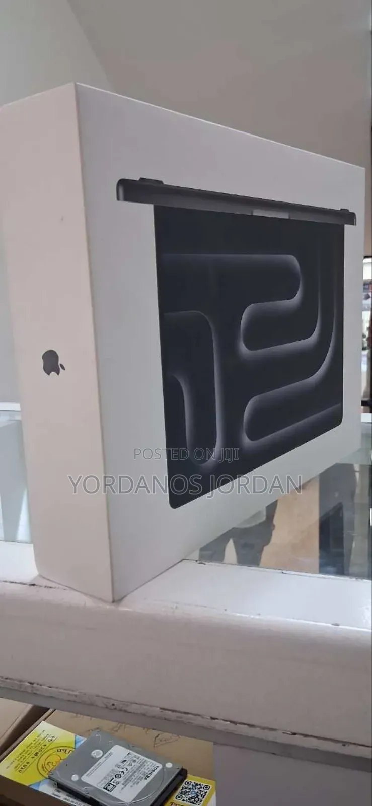New Laptop Apple Macbook Pro 2025 M5 14-inch 24GB Apple M5 SSD 512GB