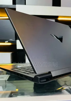 New Laptop HP Victus 15 16GB Intel Core i7 SSD 1T