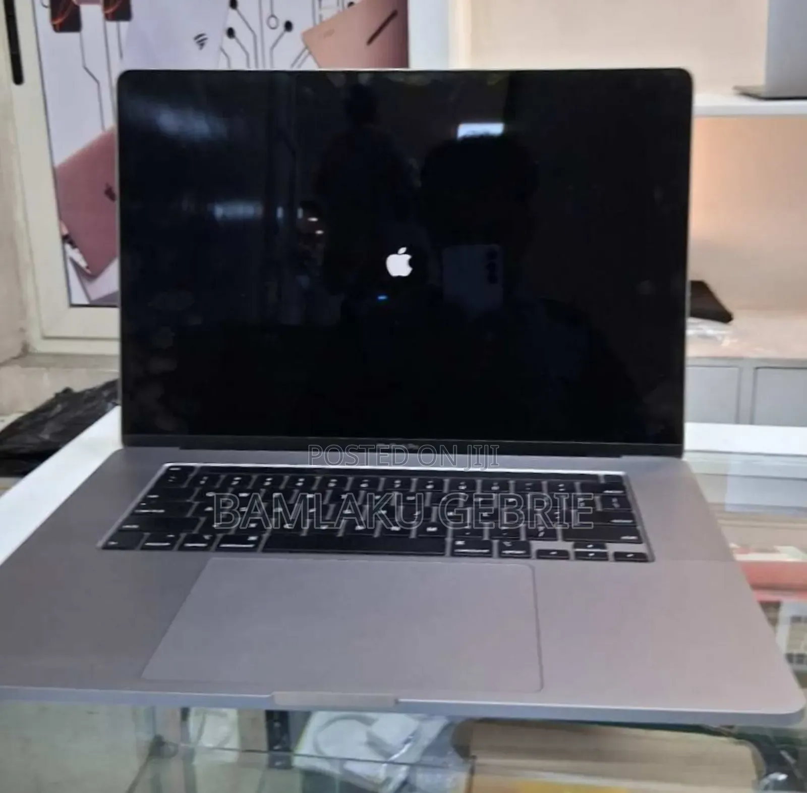 New Laptop Apple MacBook Pro 2019 32GB Intel Core i9 SSD 512GB