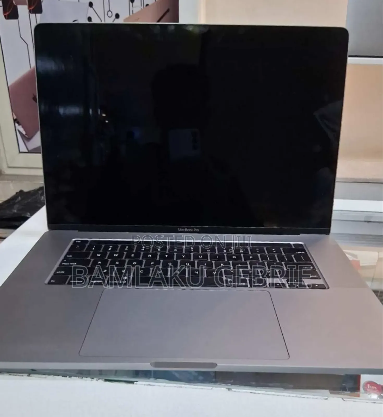 New Laptop Apple MacBook Pro 2019 32GB Intel Core i9 SSD 512GB