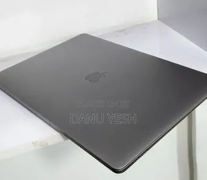 New Laptop Apple MacBook Pro 2018 32GB Intel Core i9 SSD 512GB