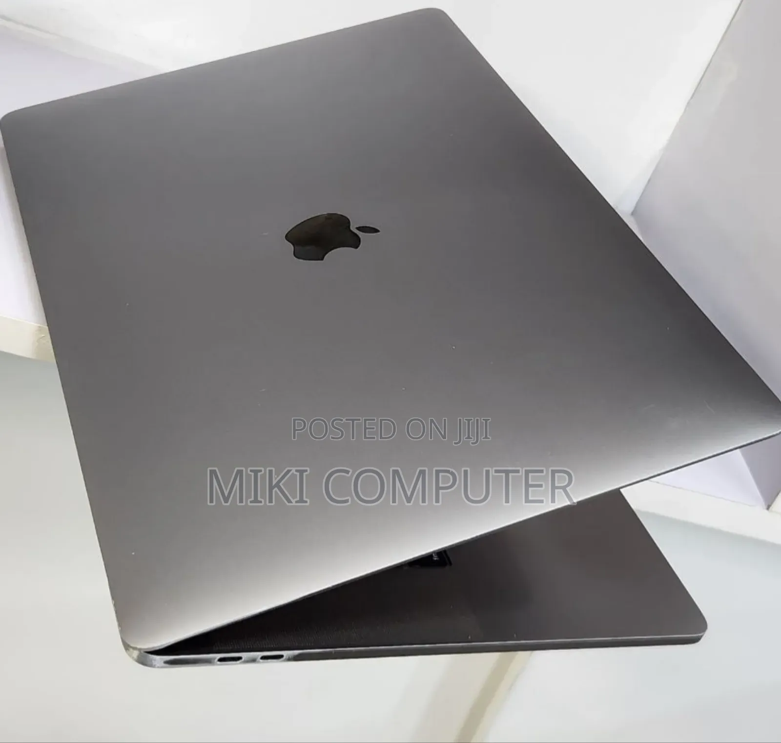 New Laptop Apple MacBook Pro 2018 32GB Intel Core i9 SSD 512GB