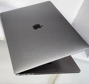 New Laptop Apple MacBook Pro 2018 32GB Intel Core i9 SSD 512GB