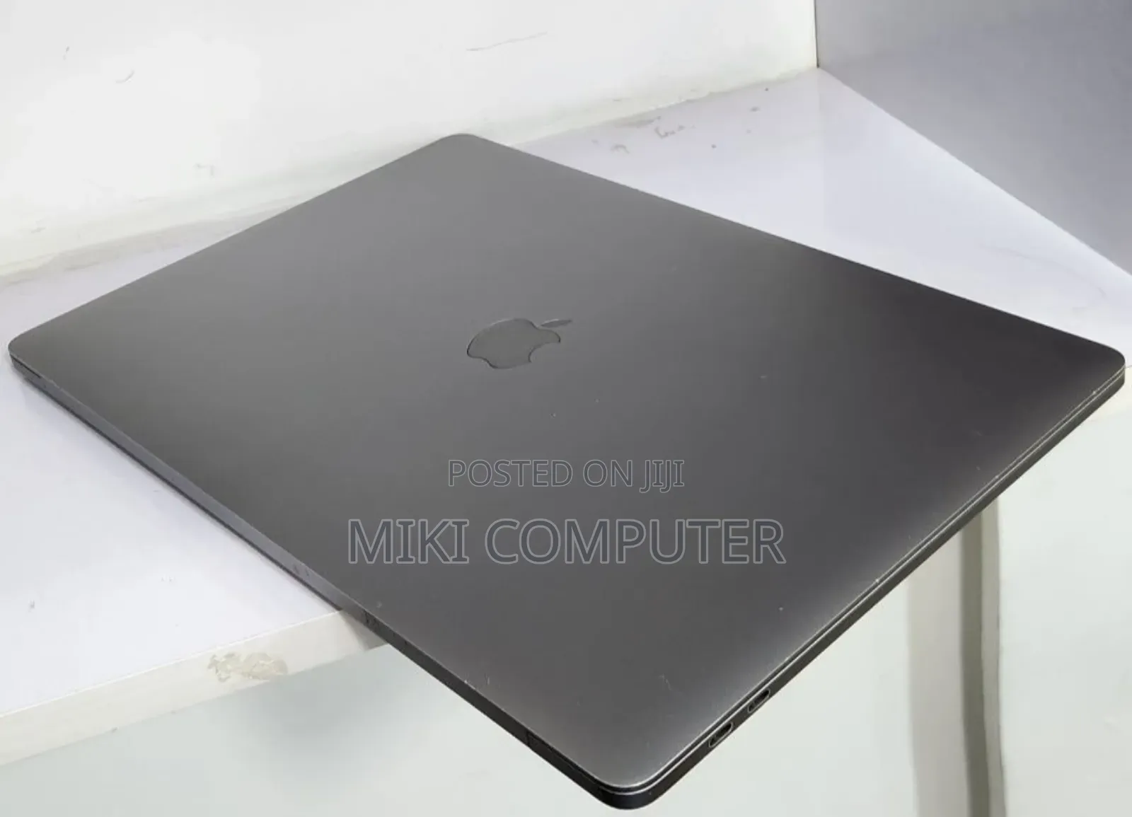 New Laptop Apple MacBook Pro 2018 32GB Intel Core i9 SSD 512GB