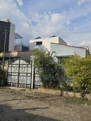 12bdrm Apartment in ፎቅ, Yeka for sale