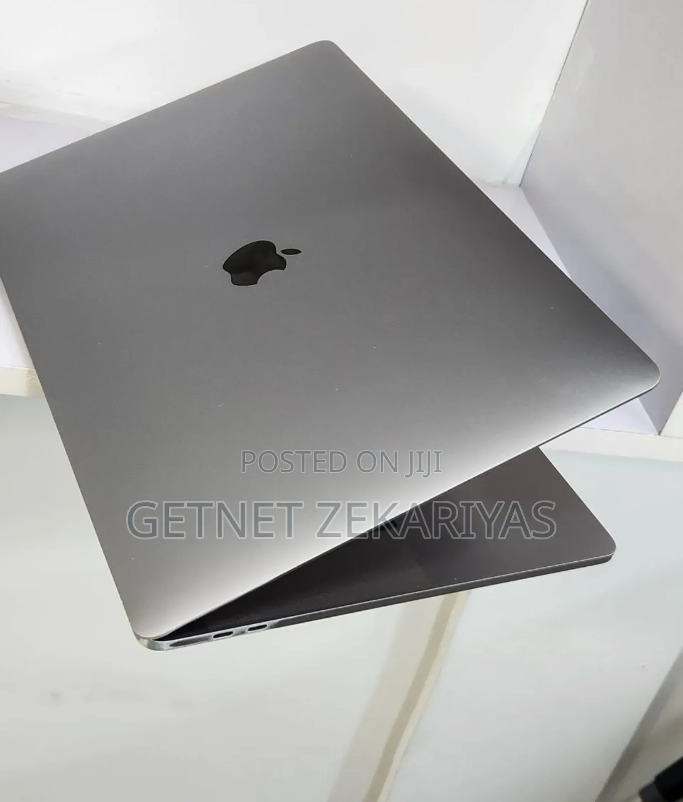 New Laptop Apple MacBook Pro 2018 32GB Intel Core i9 SSD 512GB