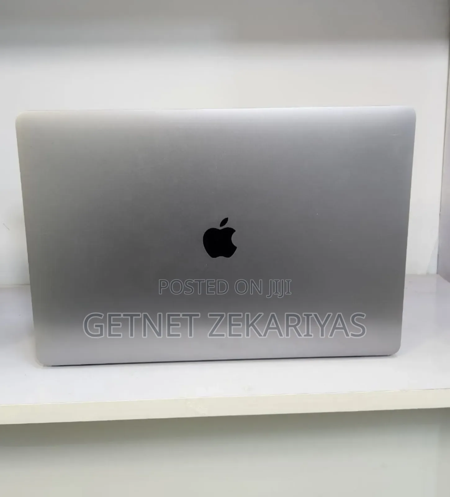 New Laptop Apple MacBook Pro 2018 32GB Intel Core i9 SSD 512GB