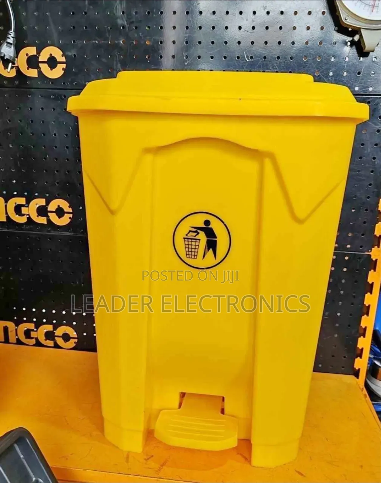 Waste Bins ( የቆሻሻ ማጠራቀሚያ)