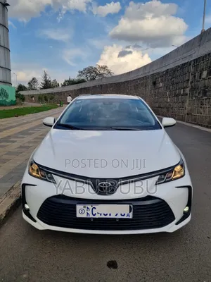 Toyota Corolla SE 2022 White
