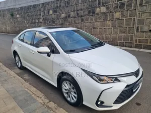 Toyota Corolla SE 2022 White