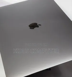 New Laptop Apple MacBook 2018 32GB Intel Core i9 SSD 512GB