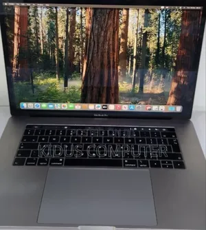 New Laptop Apple MacBook 2018 32GB Intel Core i9 SSD 512GB