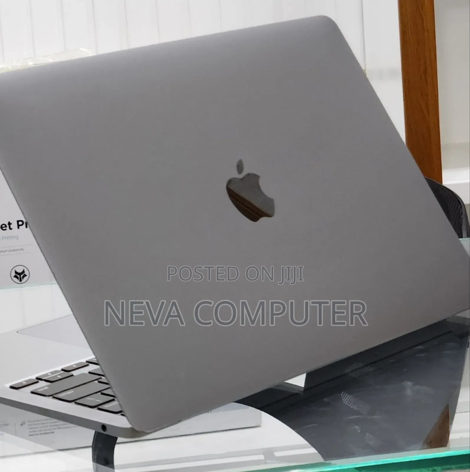 New Laptop Apple MacBook Air 2020 8GB Intel Core i3 SSD 256GB