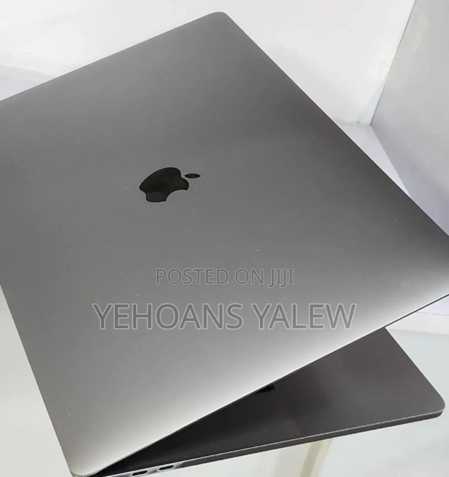 New Laptop Apple MacBook Pro 2018 32GB Intel Core i9 SSD 512GB