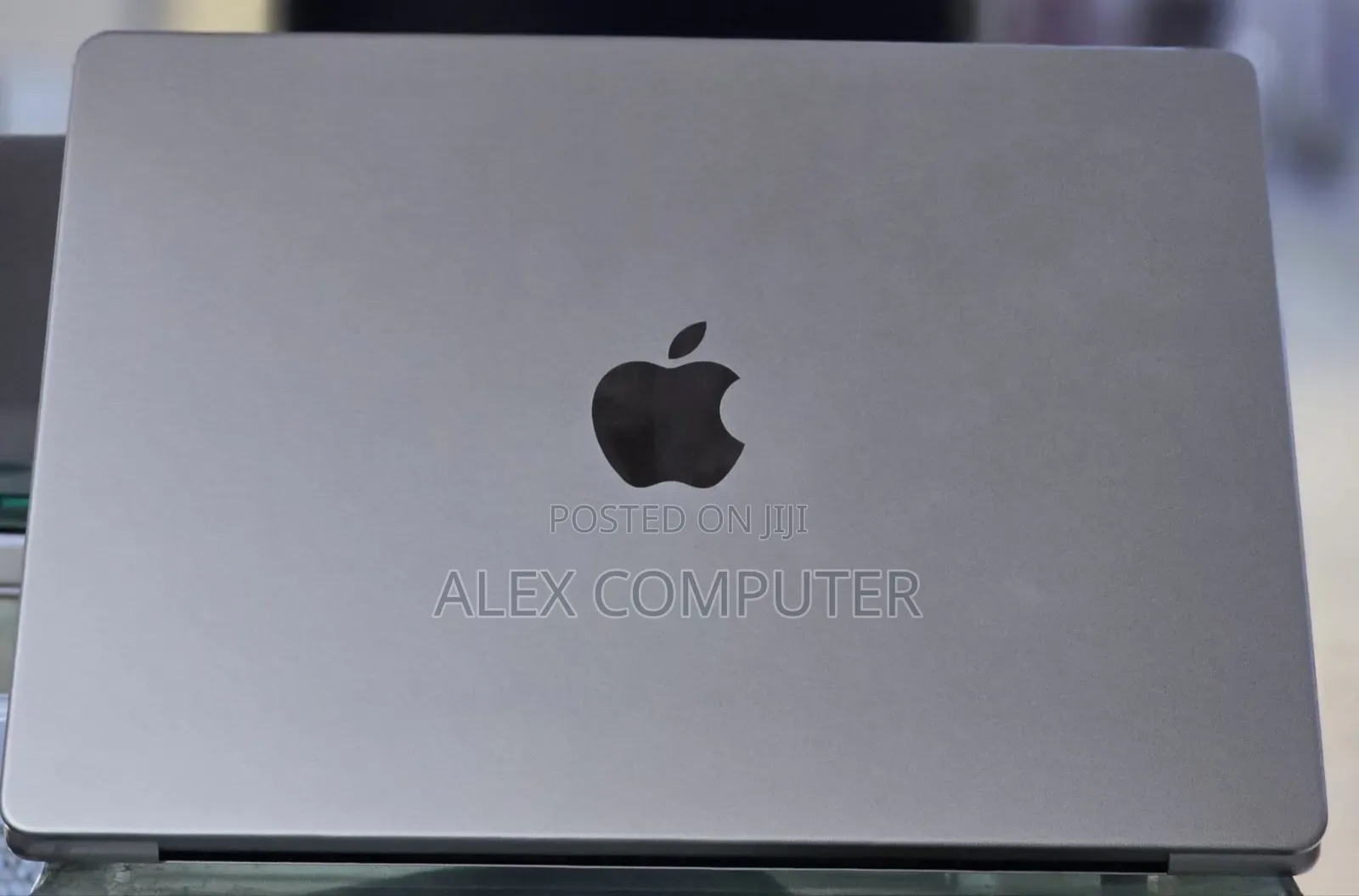 New Laptop Apple MacBook Pro 2021 M1 16GB Apple M1 Pro SSD 1T