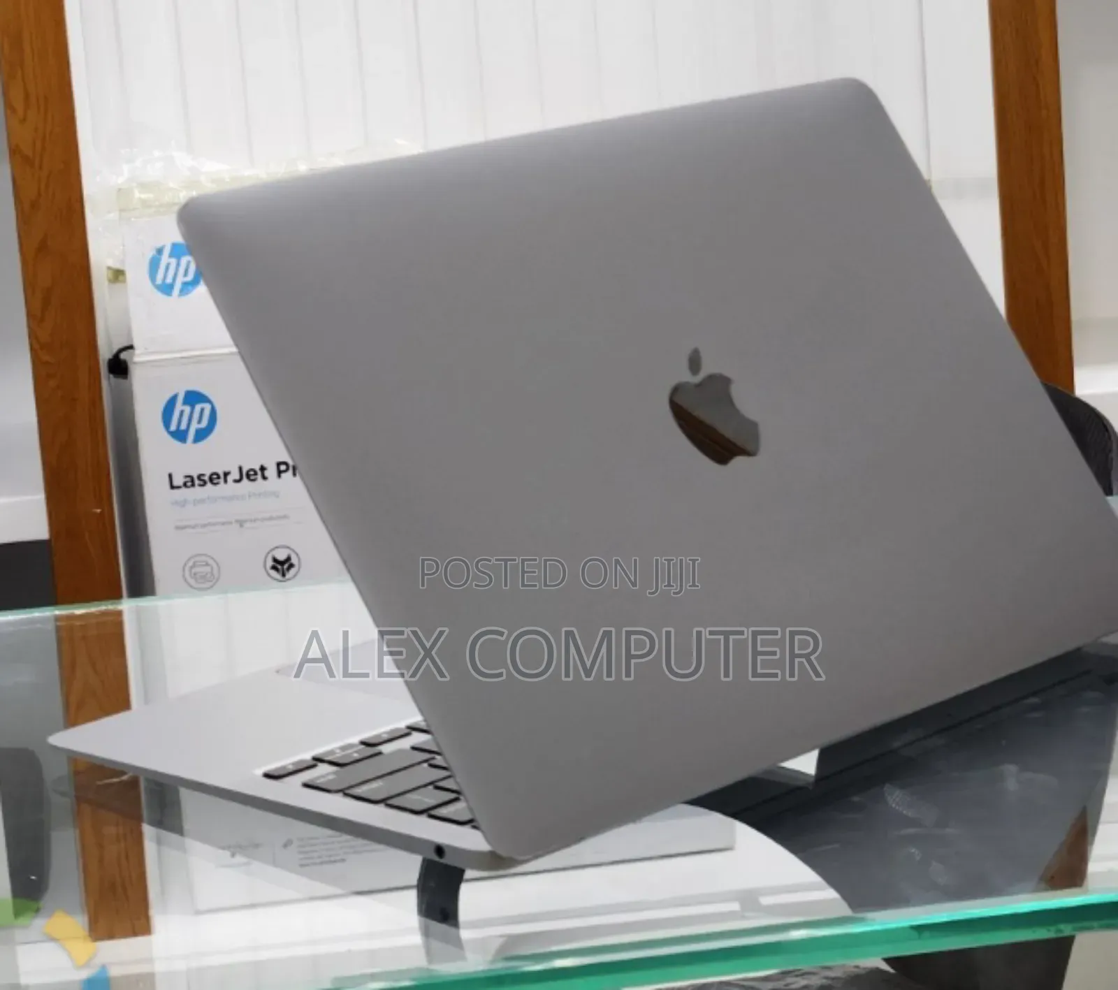 New Laptop Apple MacBook Air 2020 8GB Intel Core i3 SSD 256GB