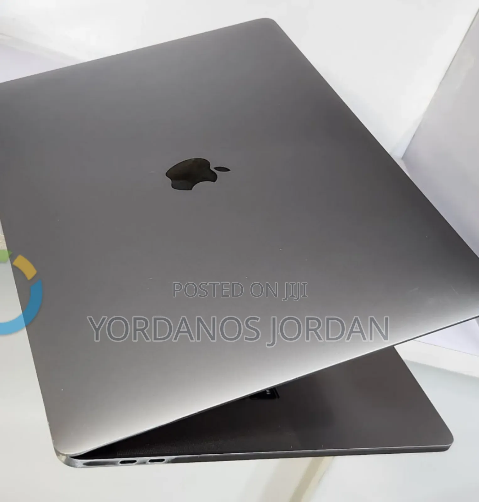 New Laptop Apple MacBook Pro 2018 32GB Intel Core i9 SSD 512GB