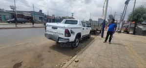 Toyota Hilux Revo Double Cab Deisel 2.4 RWD 2021 White