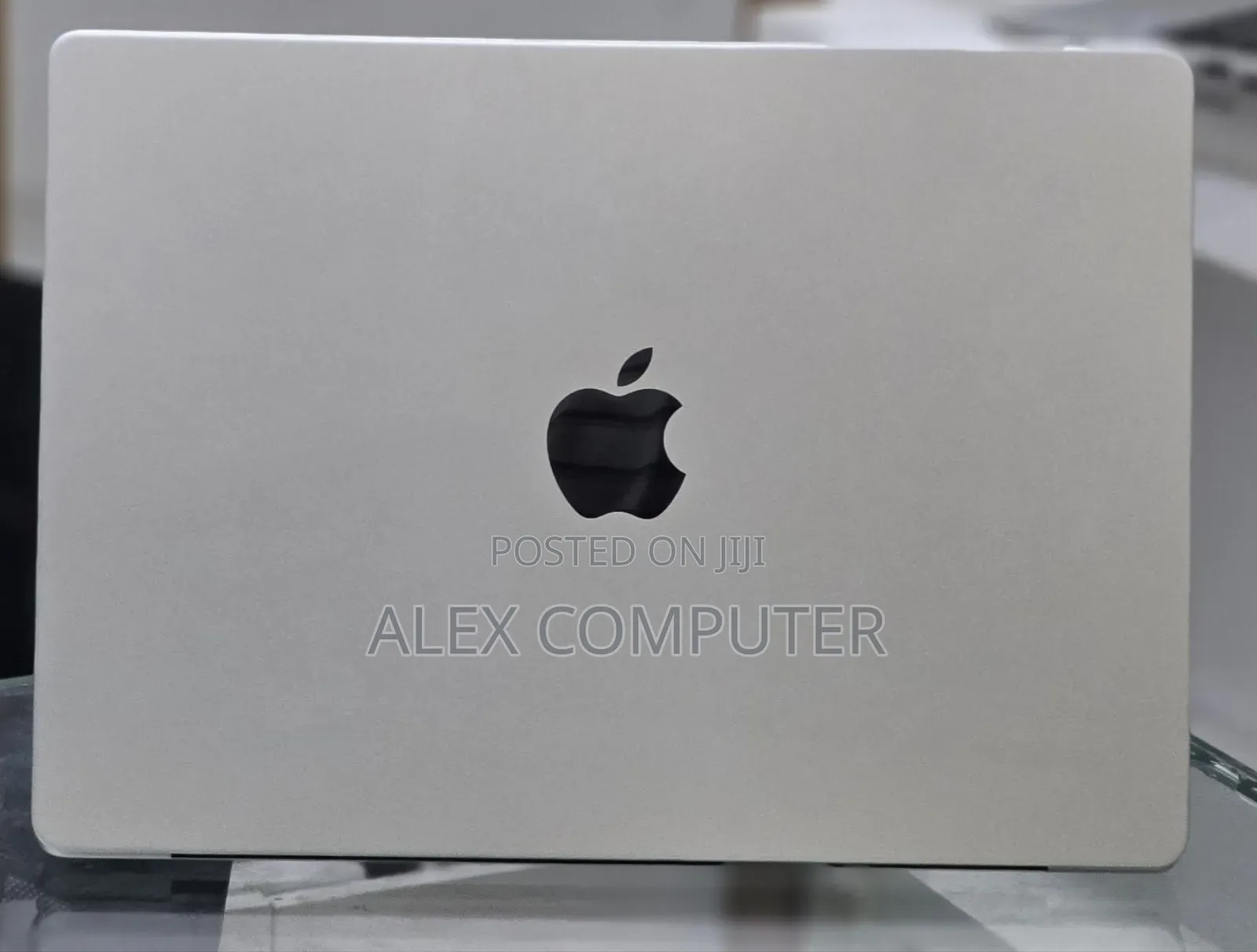 New Laptop Apple Macbook Pro 2025 M5 14-inch 16GB Apple M5 SSD 512GB