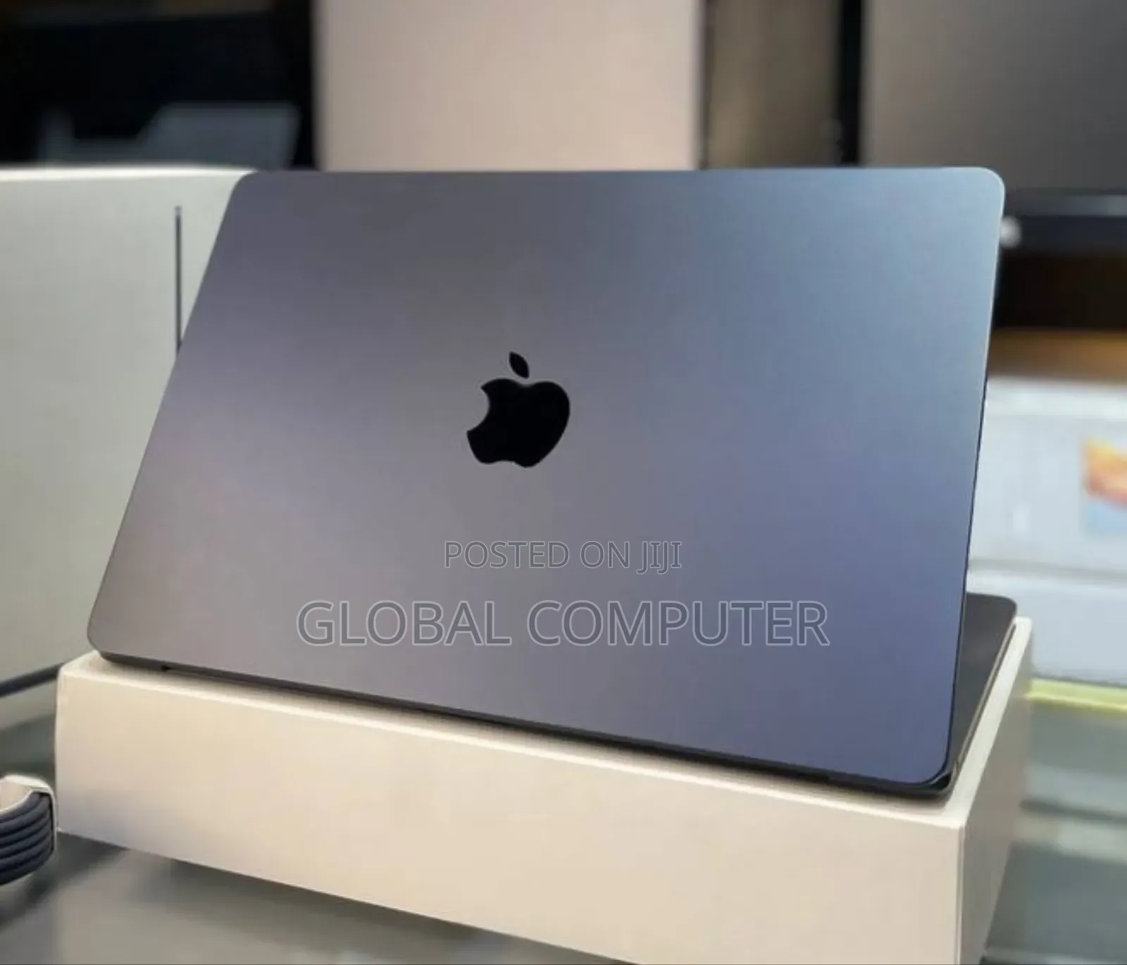 New Laptop Apple MacBook Air 2025 M4 13-inch 16GB Apple M4 SSD 512GB