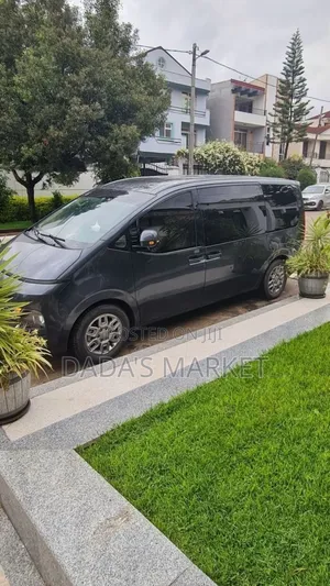 Hyundai Staria 2022 Black