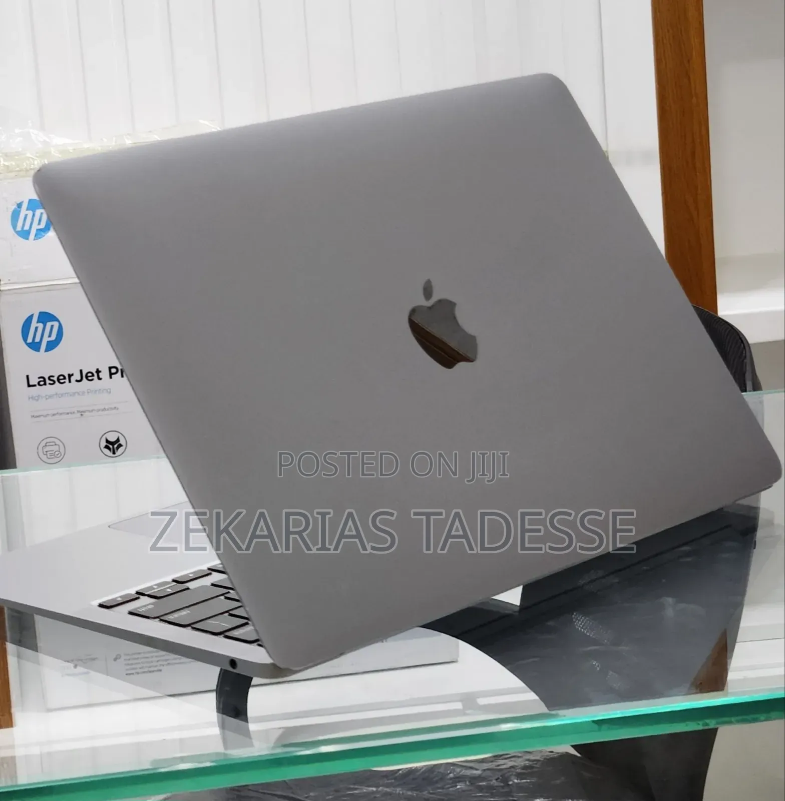 New Laptop Apple MacBook Air 2020 8GB Intel Core i3 SSD 256GB