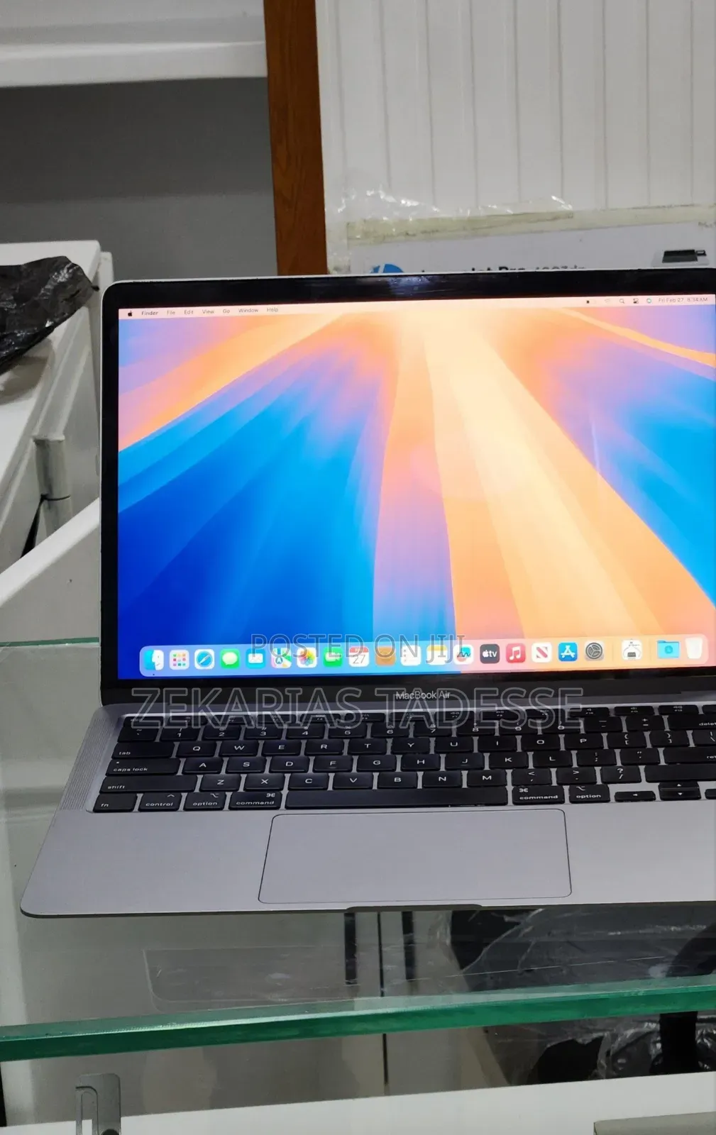 New Laptop Apple MacBook Air 2020 8GB Intel Core i3 SSD 256GB