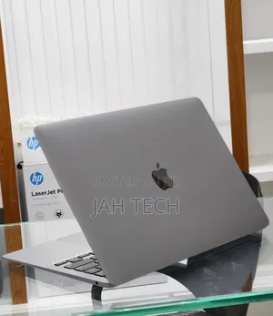 New Laptop Apple MacBook Air 2020 8GB Intel Core i3 SSD 256GB
