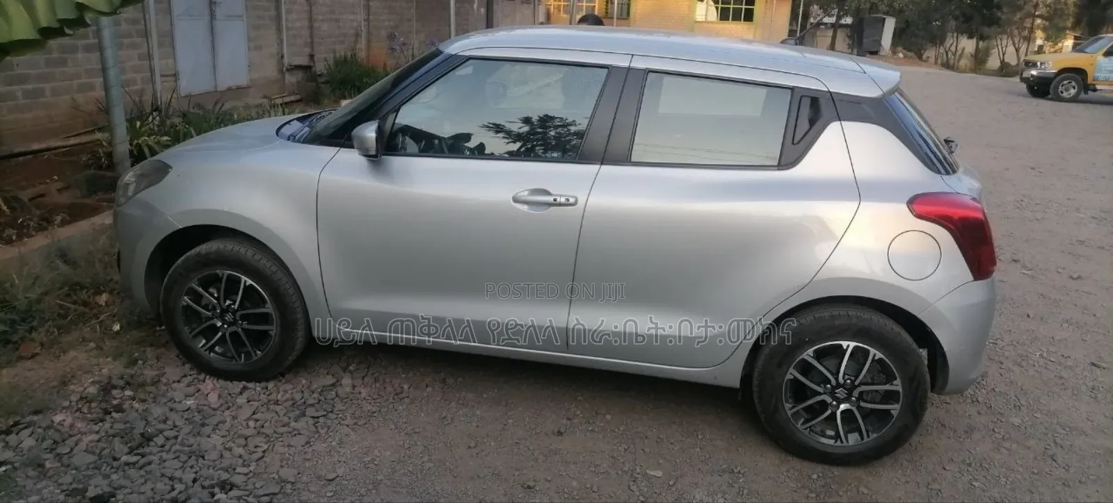 Suzuki Swift 2022 Silver