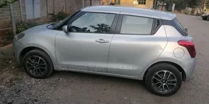 Suzuki Swift 2022 Silver