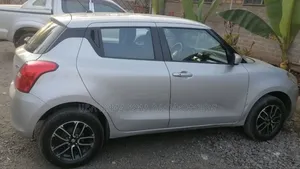 Suzuki Swift 2022 Silver