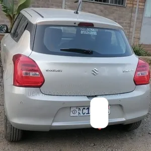 Suzuki Swift 2022 Silver